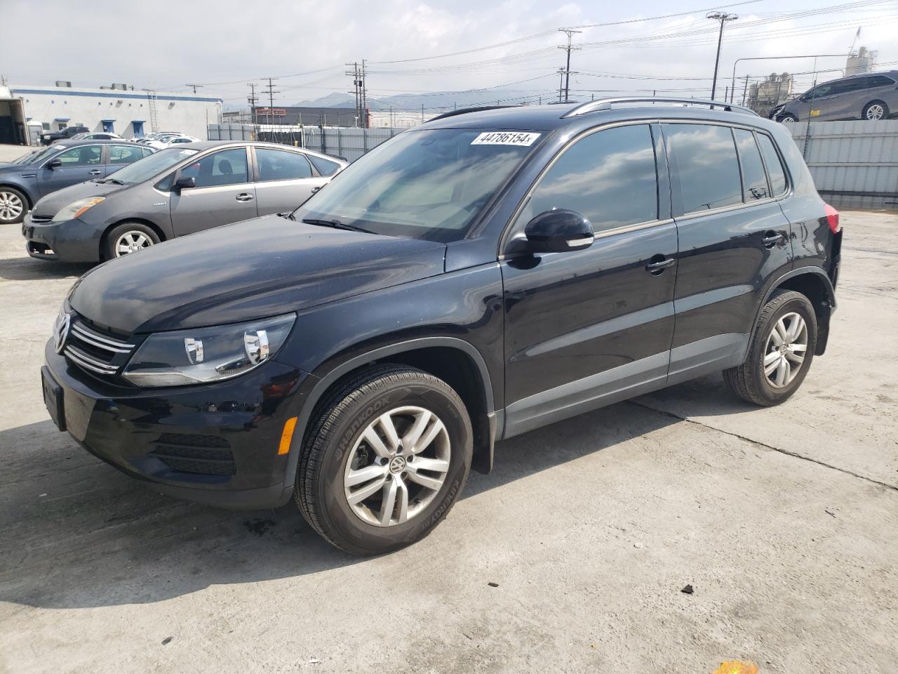 VOLKSWAGEN TIGUAN 2017 wvgav7ax3hk032138