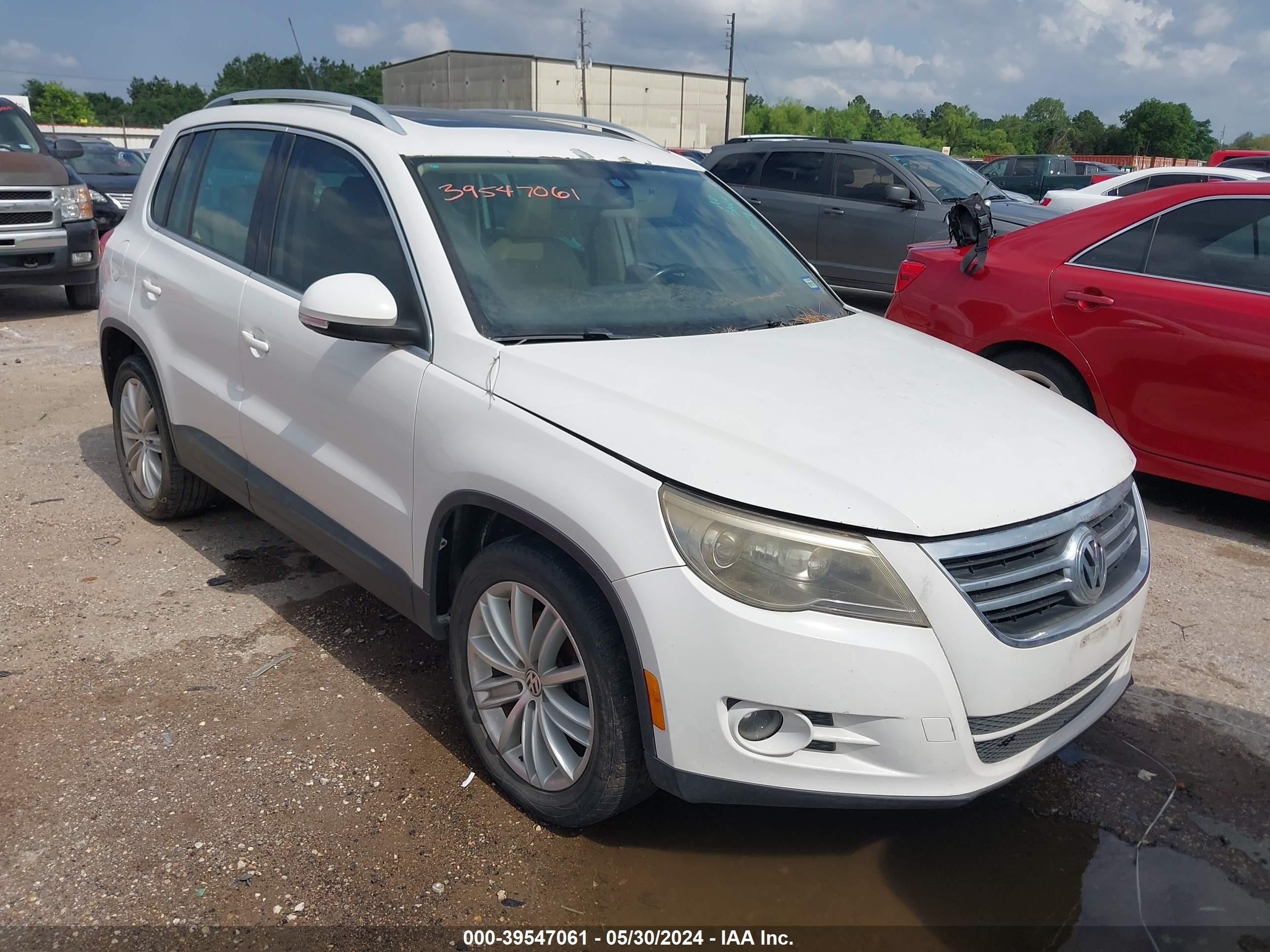 VOLKSWAGEN TIGUAN 2011 wvgav7ax4bw513998