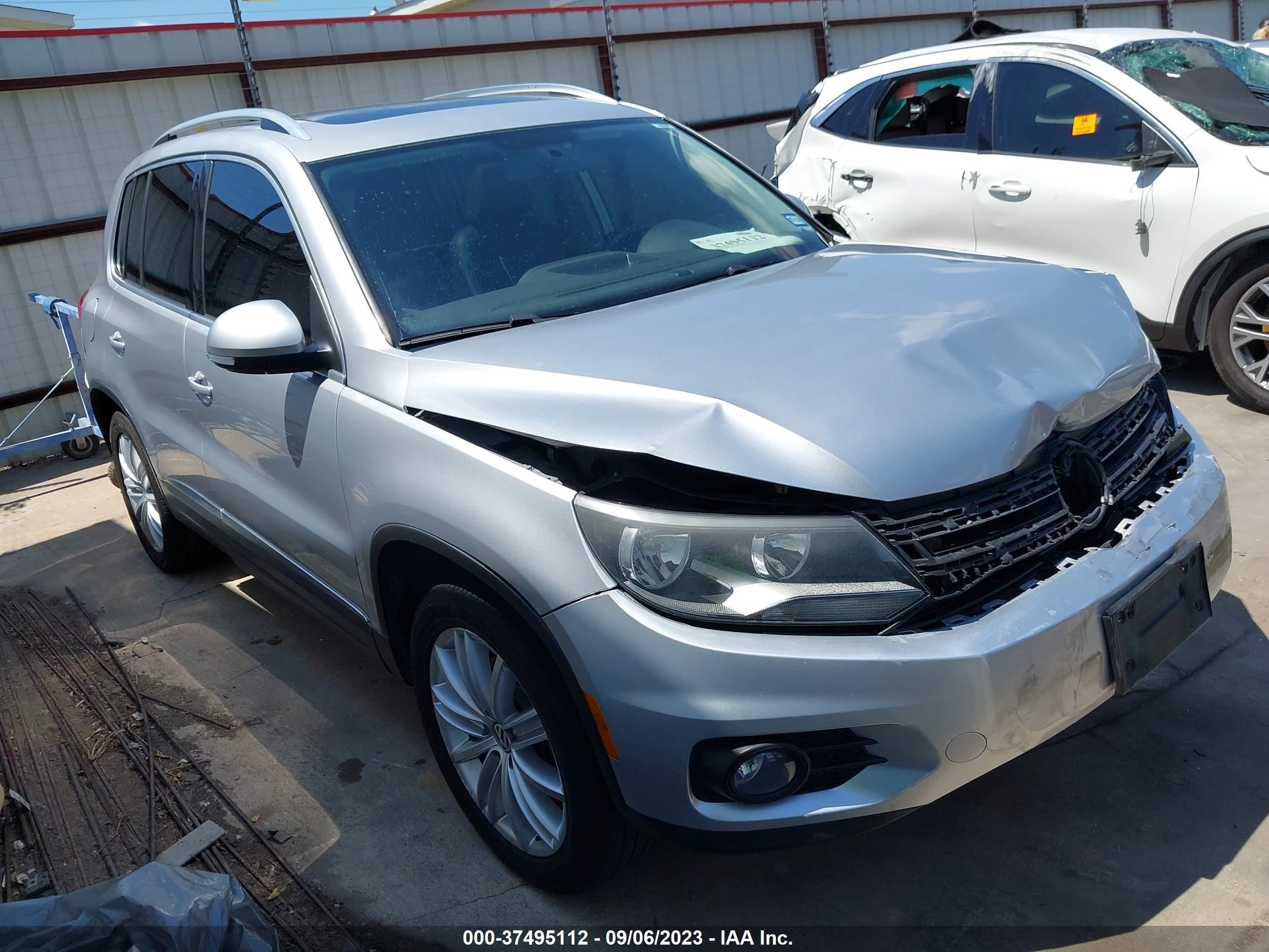 VOLKSWAGEN TIGUAN 2015 wvgav7ax4fw562351