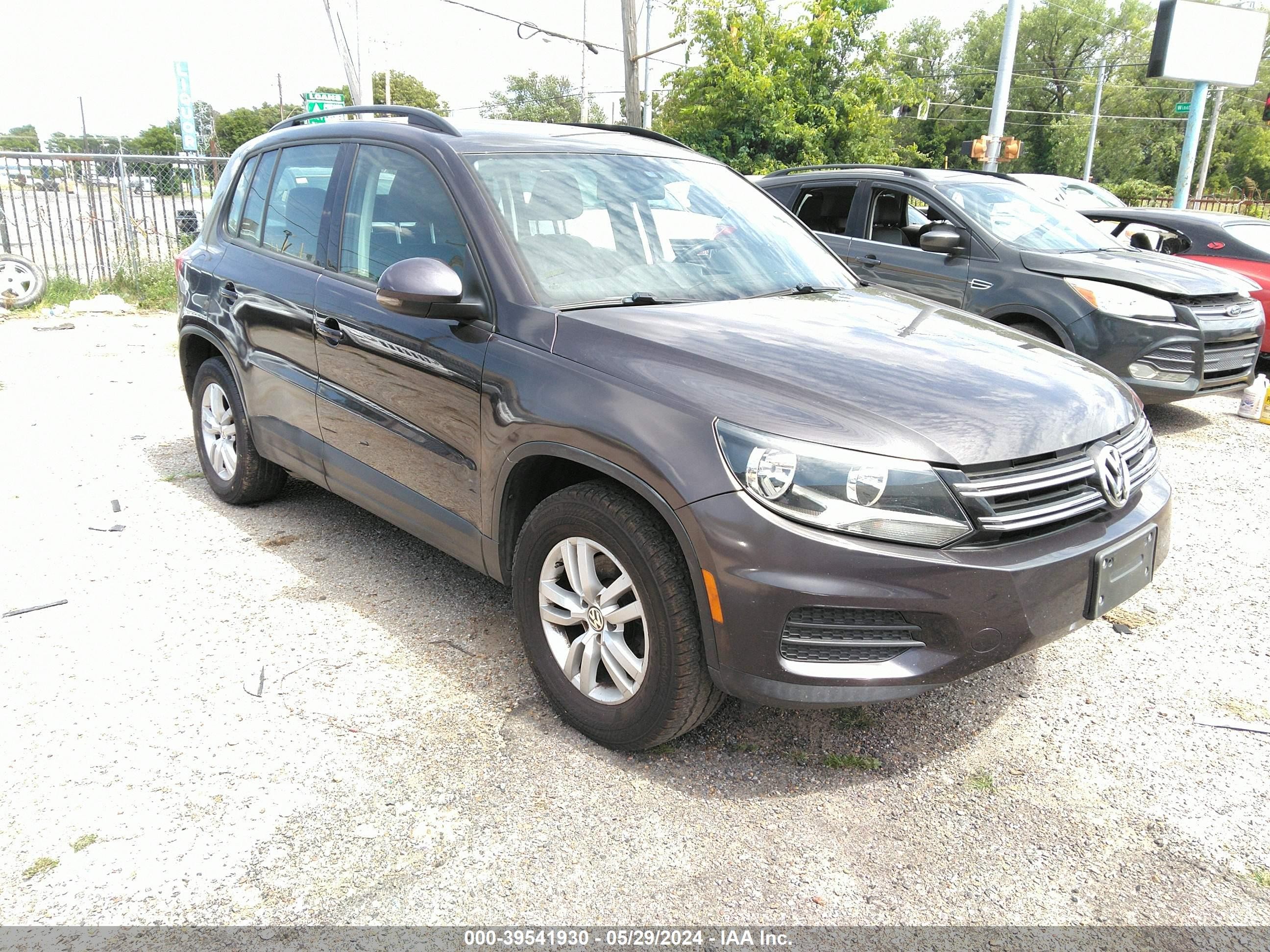 VOLKSWAGEN TIGUAN 2016 wvgav7ax4gw554221