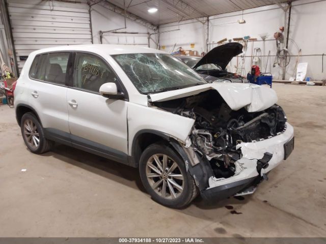 VOLKSWAGEN TIGUAN 2017 wvgav7ax4hk046372