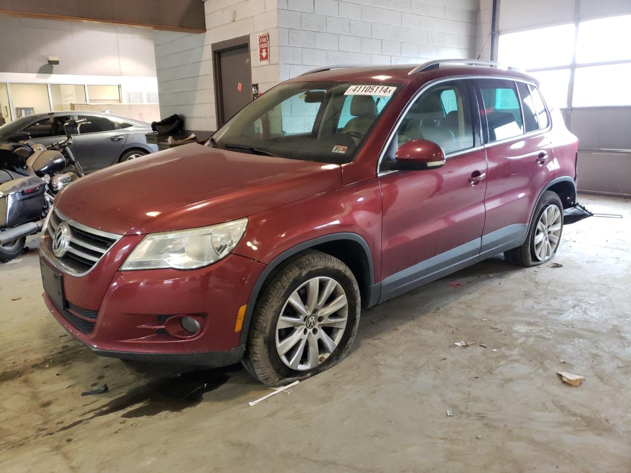 VOLKSWAGEN TIGUAN 2010 wvgav7ax5aw001472