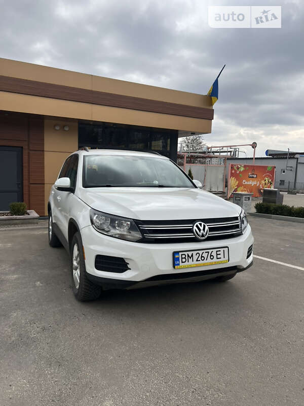 VOLKSWAGEN TIGUAN 2017 wvgav7ax7hk000180