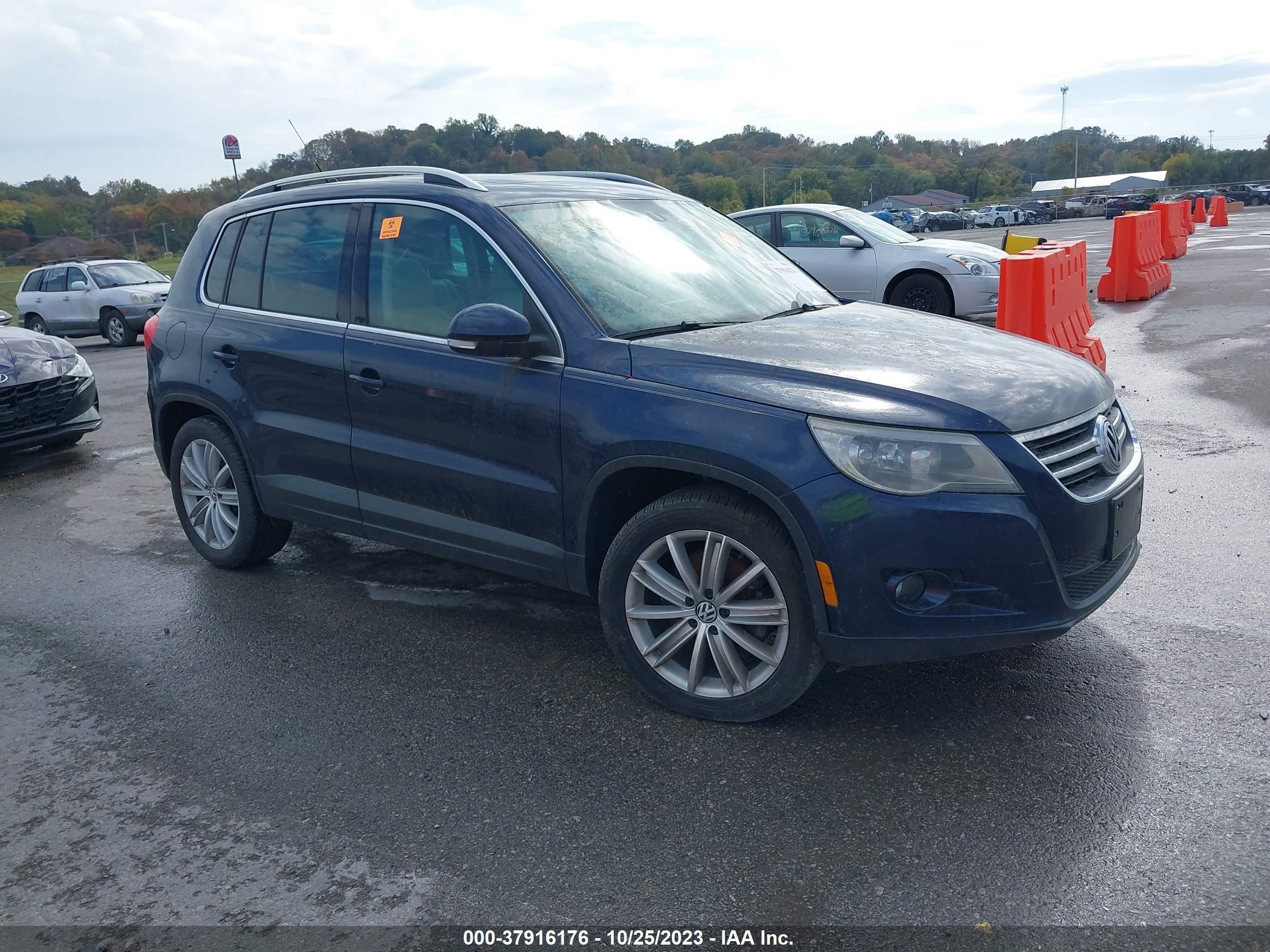 VOLKSWAGEN TIGUAN 2011 wvgav7ax8bw558555