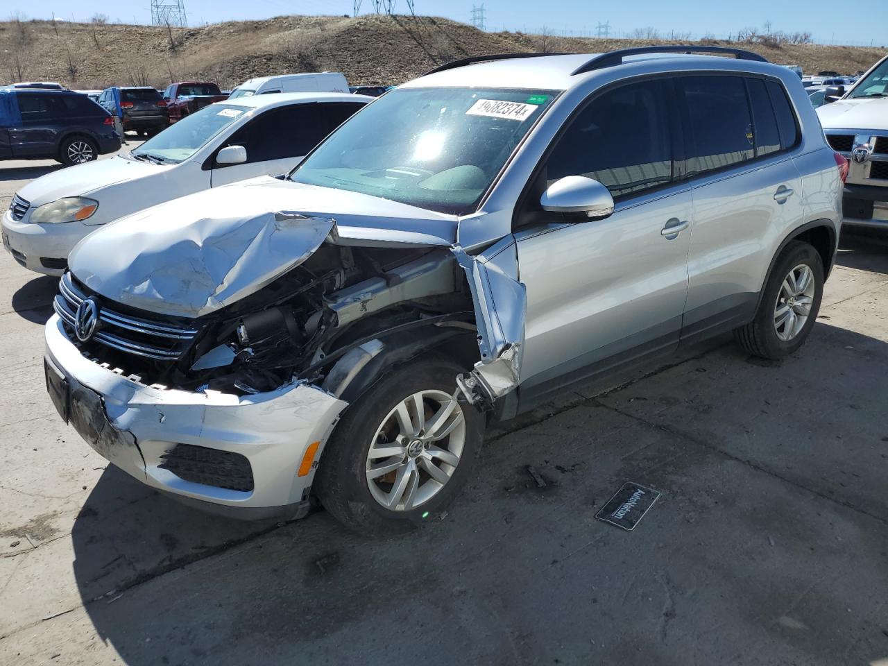 VOLKSWAGEN TIGUAN 2015 wvgav7ax9fw596110