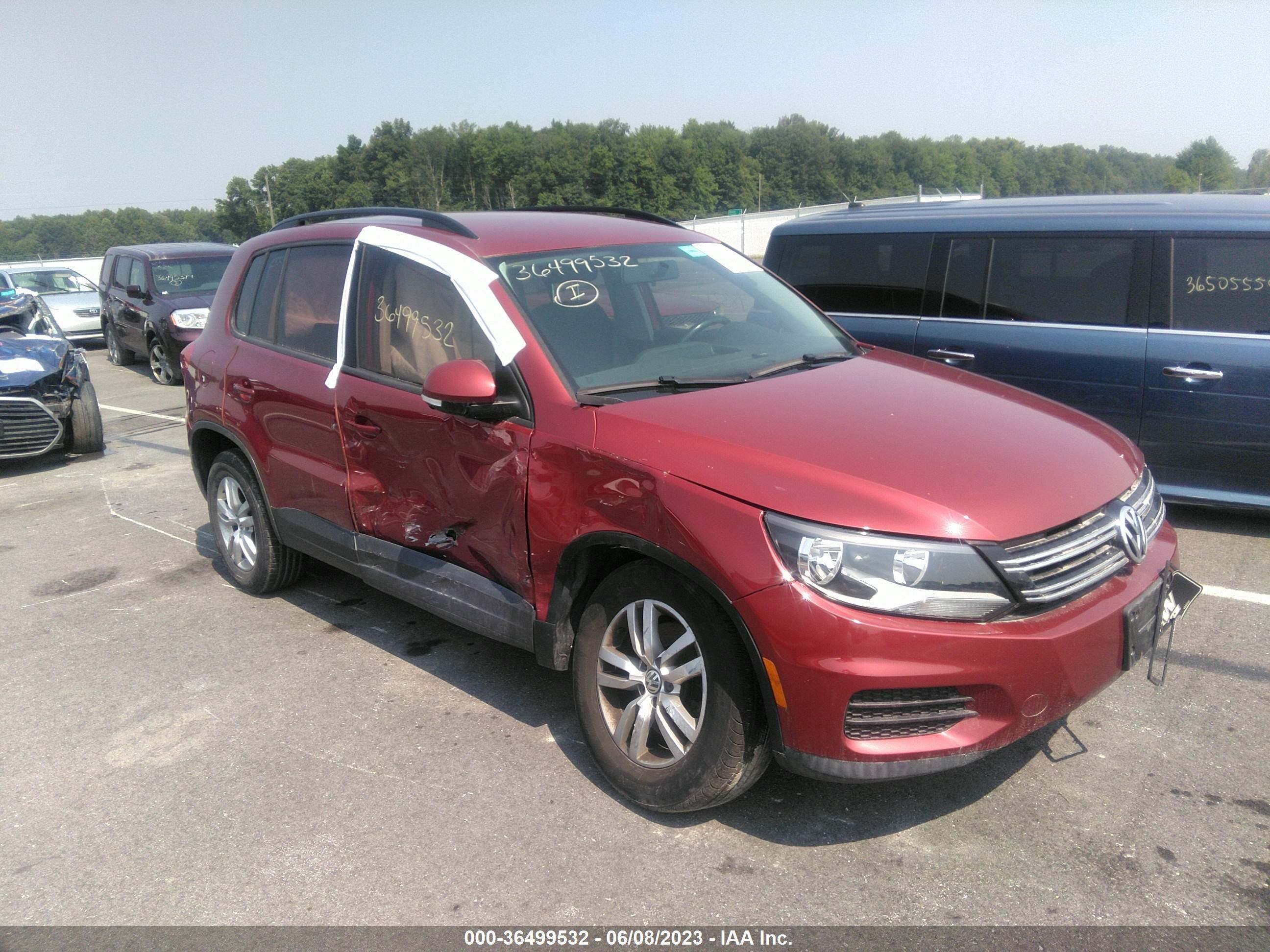 VOLKSWAGEN TIGUAN 2015 wvgav7axxfw022440