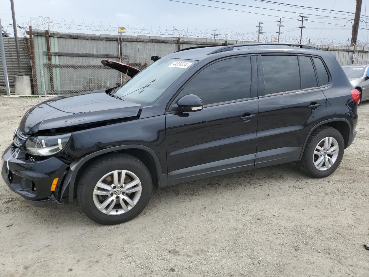 VOLKSWAGEN TIGUAN 2017 wvgav7axxhk030189