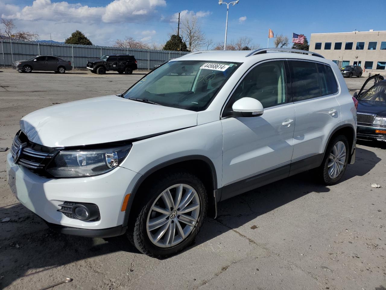 VOLKSWAGEN TIGUAN 2014 wvgbv3ax3ew582165