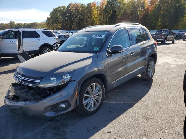 VOLKSWAGEN TIGUAN S 2014 wvgbv3ax3ew588547