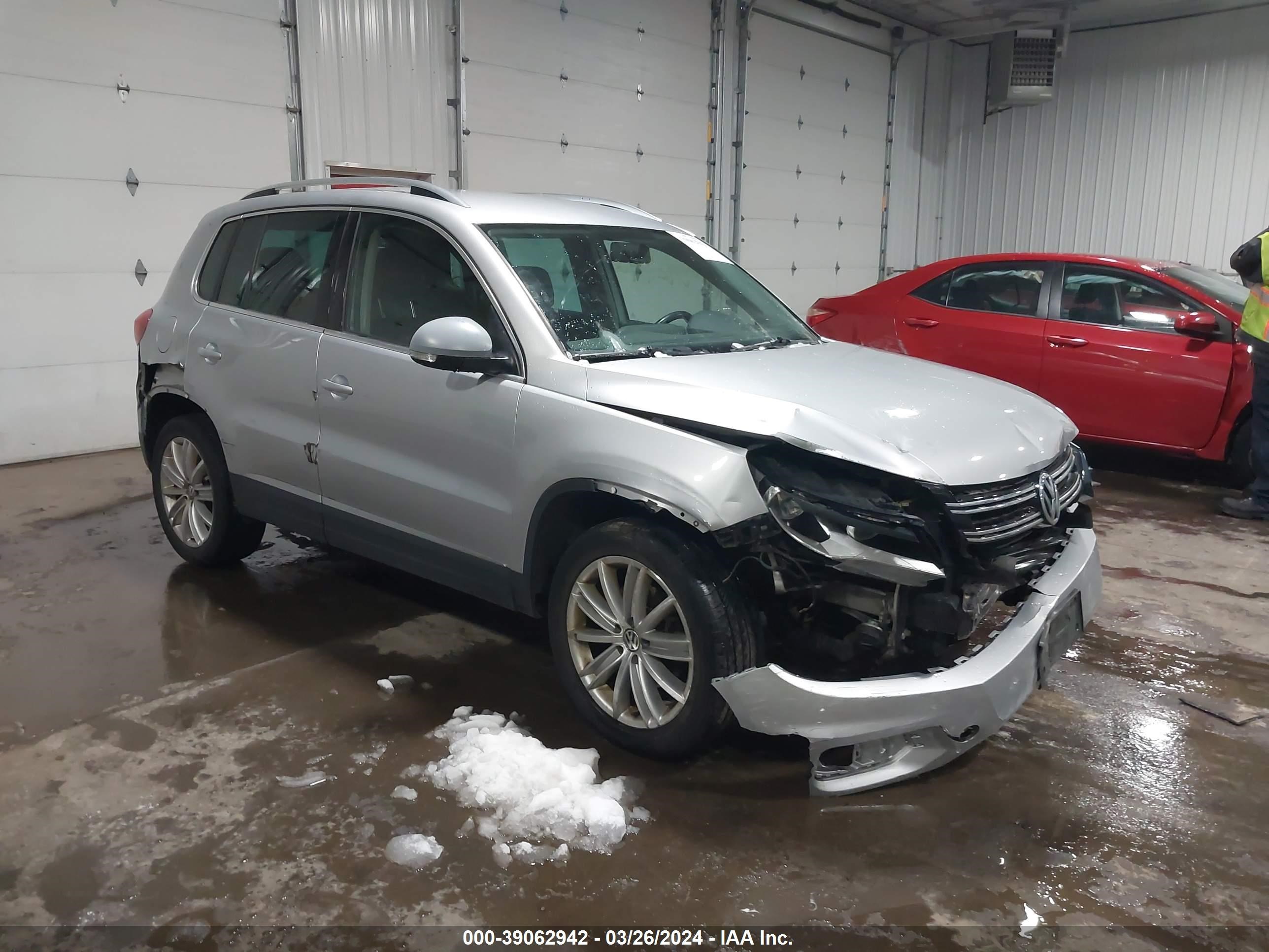 VOLKSWAGEN TIGUAN 2013 wvgbv3axxdw610266