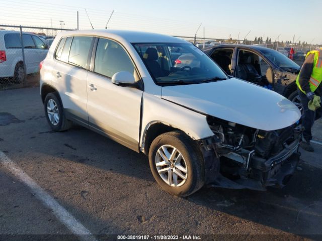 VOLKSWAGEN TIGUAN 2011 wvgbv7ax0bw551412