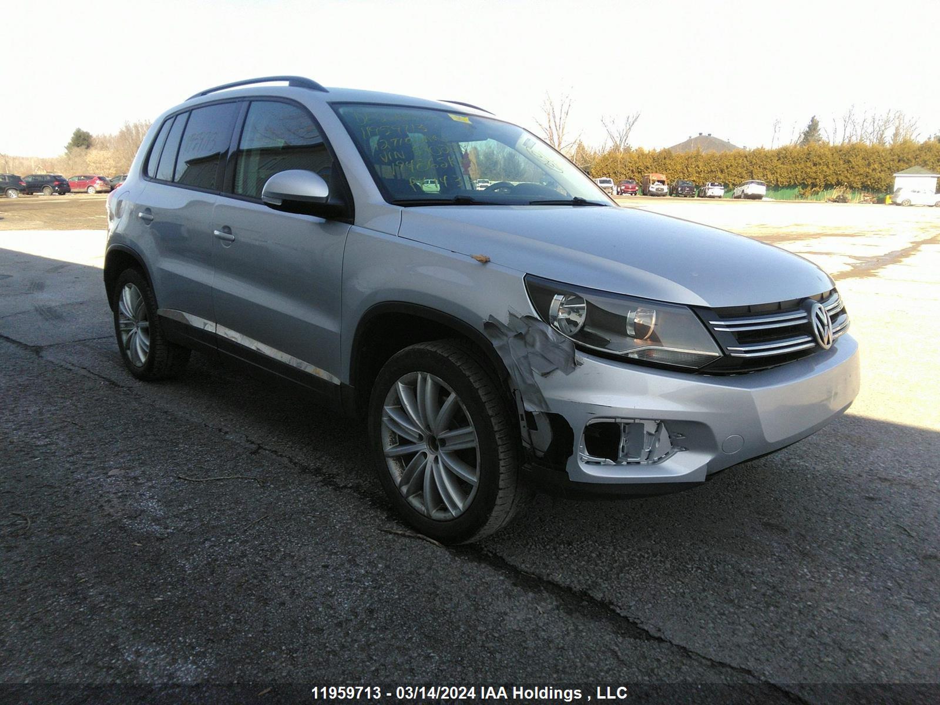 VOLKSWAGEN TIGUAN 2012 wvgbv7ax0cw540220