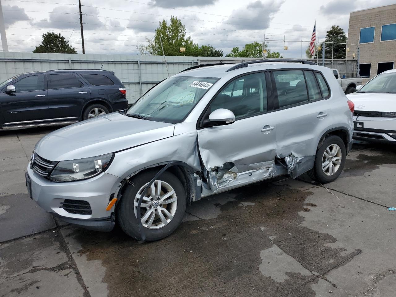 VOLKSWAGEN TIGUAN 2016 wvgbv7ax0gw024607