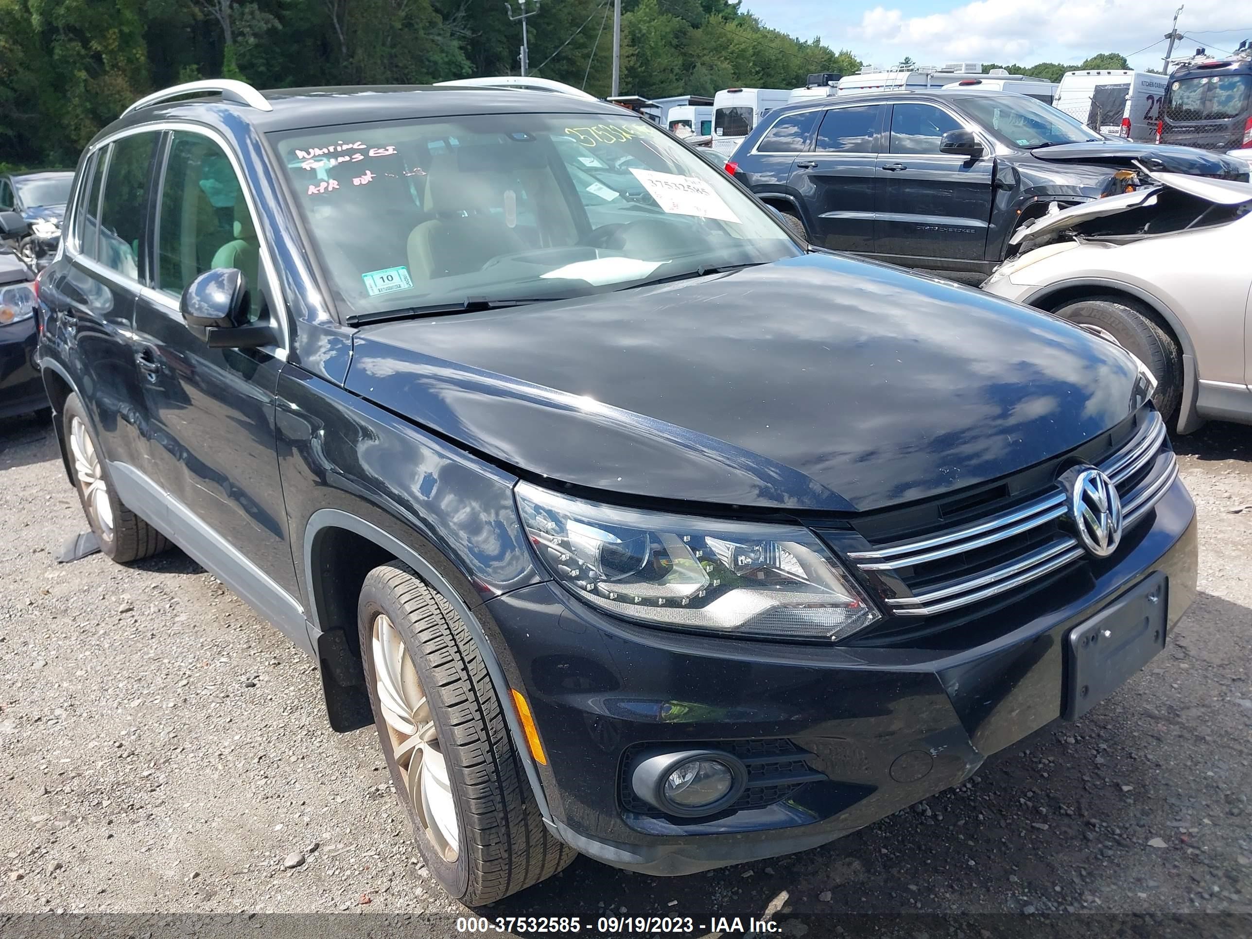 VOLKSWAGEN TIGUAN 2016 wvgbv7ax0gw515050