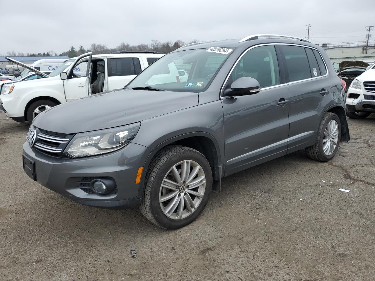 VOLKSWAGEN TIGUAN 2016 wvgbv7ax0gw584577