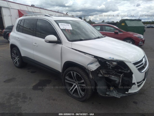 VOLKSWAGEN TIGUAN 2011 wvgbv7ax1bw541861