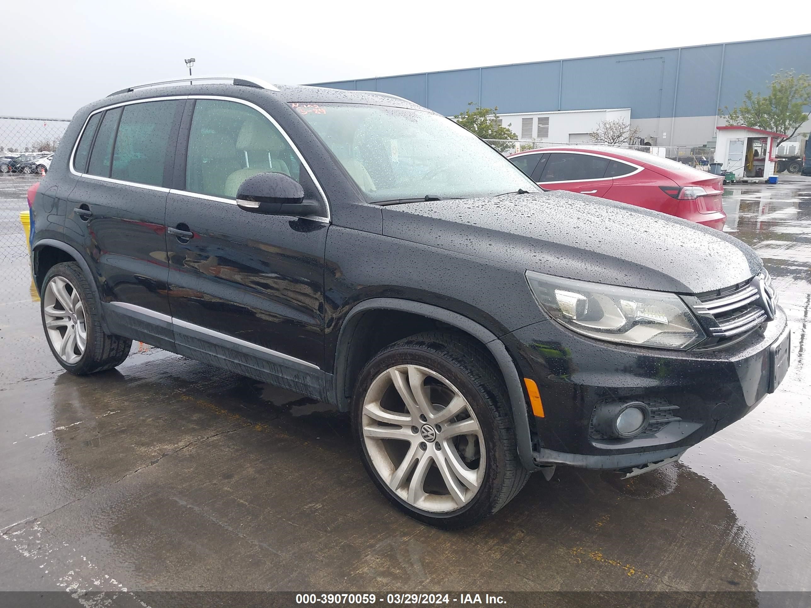 VOLKSWAGEN TIGUAN 2013 wvgbv7ax1dw513030