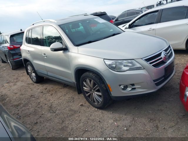 VOLKSWAGEN TIGUAN 2011 wvgbv7ax2bw524664