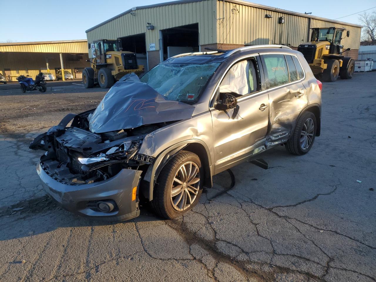 VOLKSWAGEN TIGUAN 2016 wvgbv7ax2gw537387