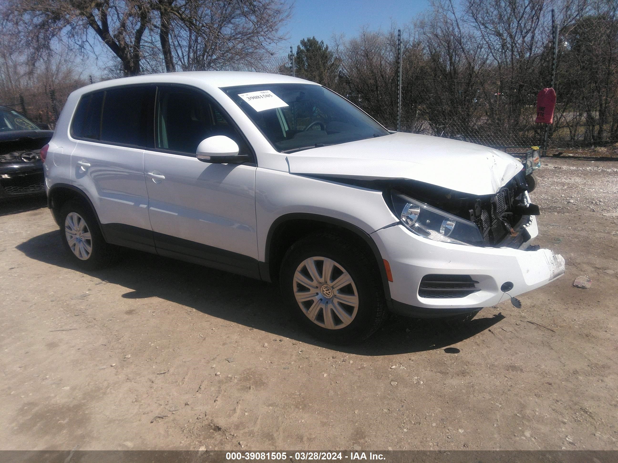 VOLKSWAGEN TIGUAN 2017 wvgbv7ax2hk042910