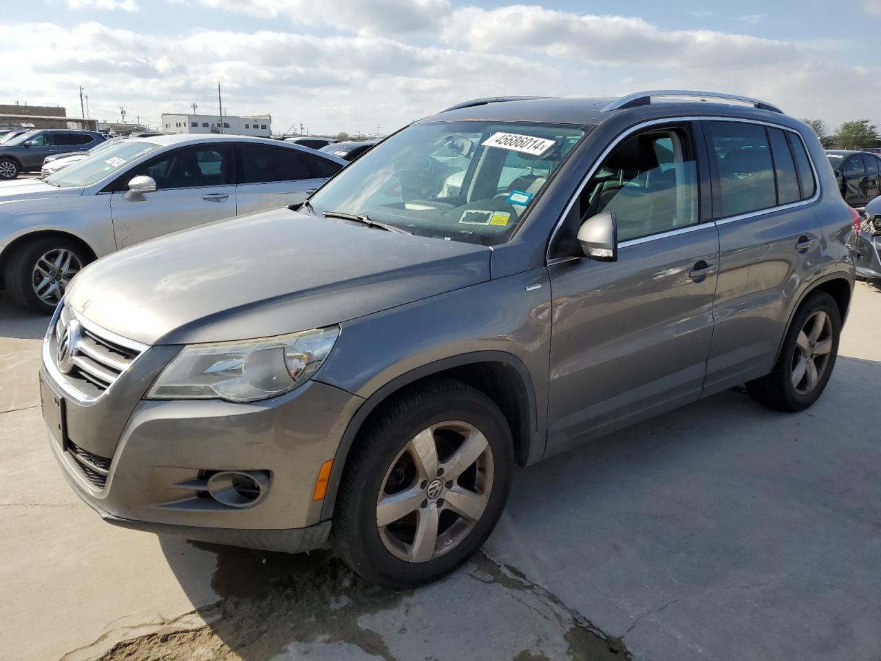 VOLKSWAGEN TIGUAN 2010 wvgbv7ax3aw513901