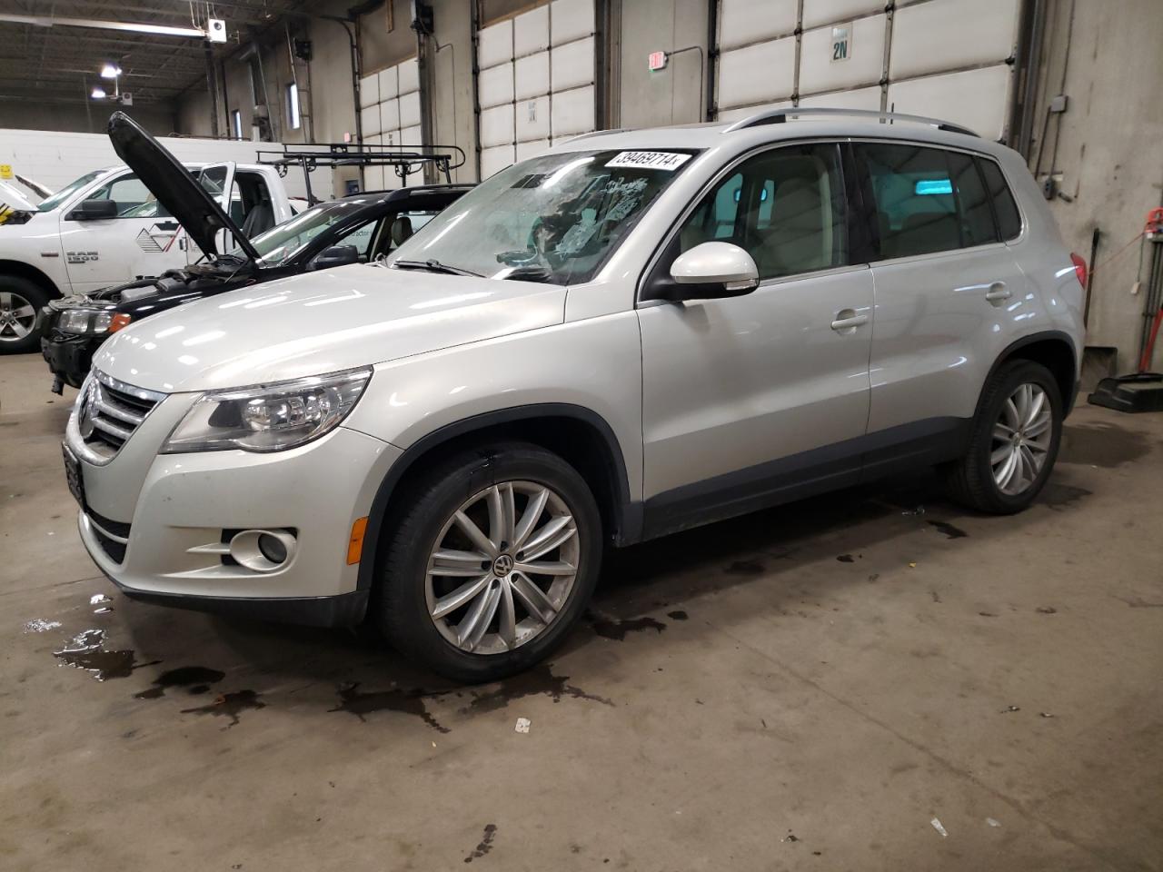 VOLKSWAGEN TIGUAN 2010 wvgbv7ax3aw522937