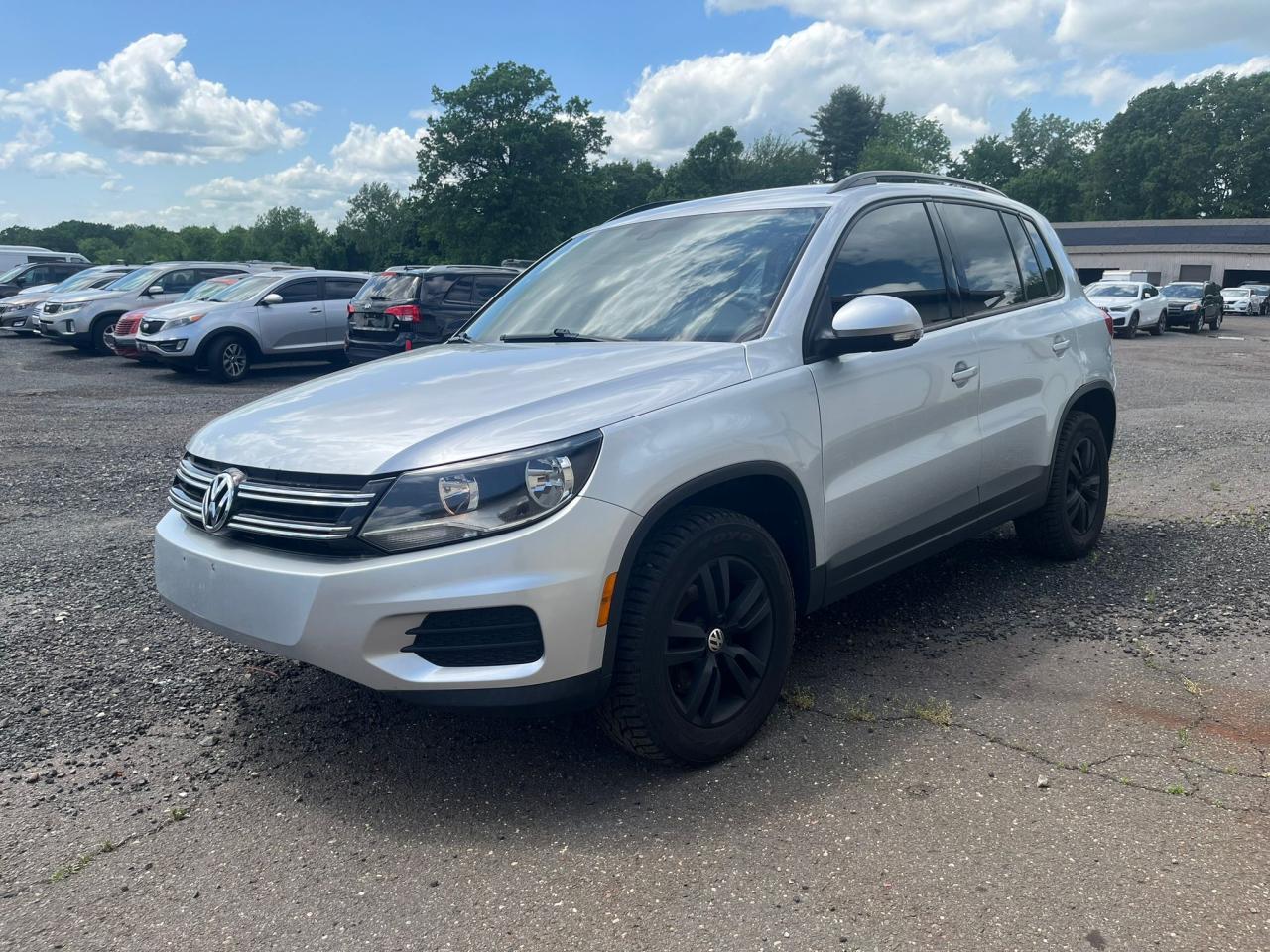 VOLKSWAGEN TIGUAN 2017 wvgbv7ax3hk013660