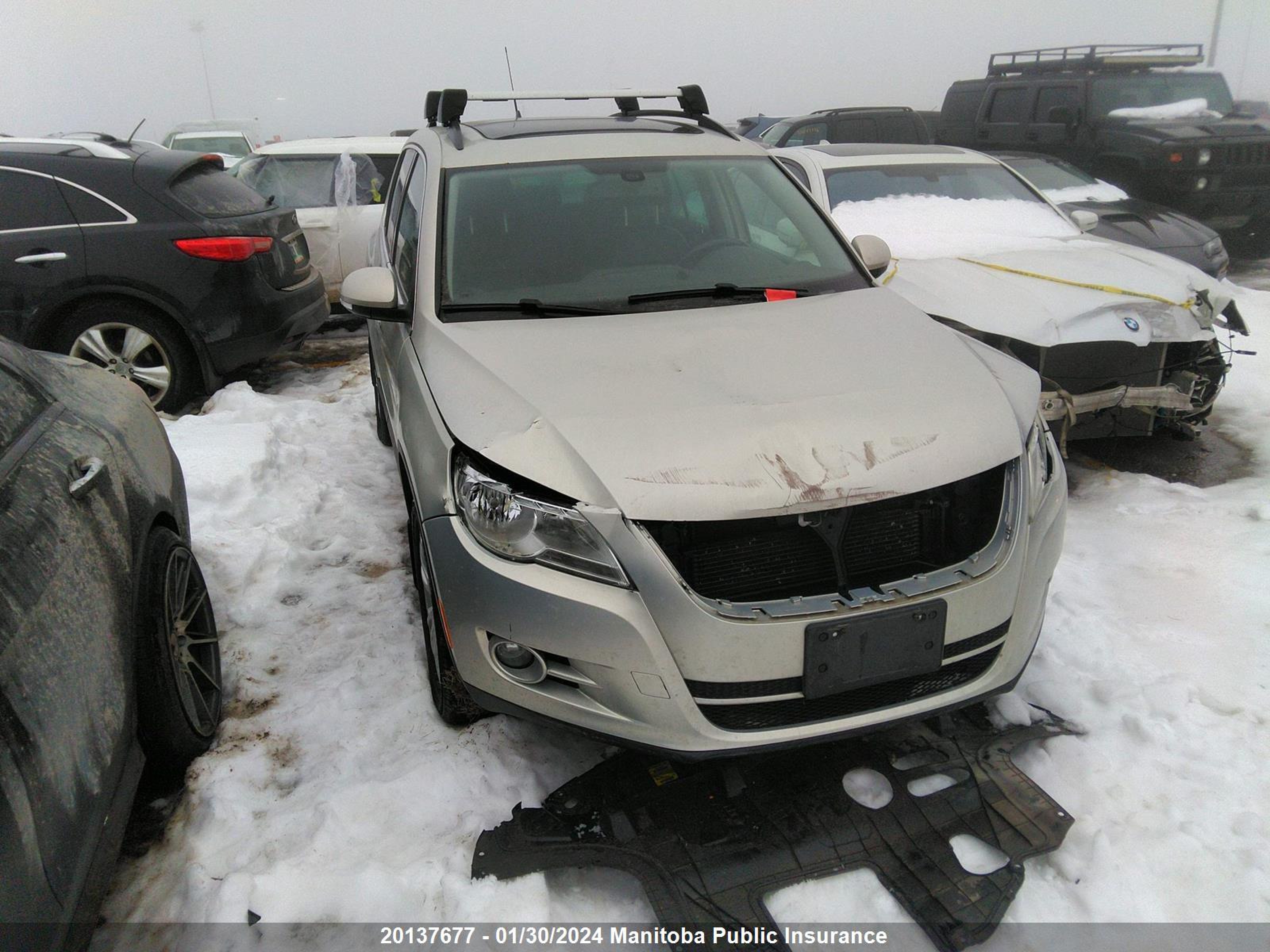 VOLKSWAGEN TIGUAN 2010 wvgbv7ax4aw513650