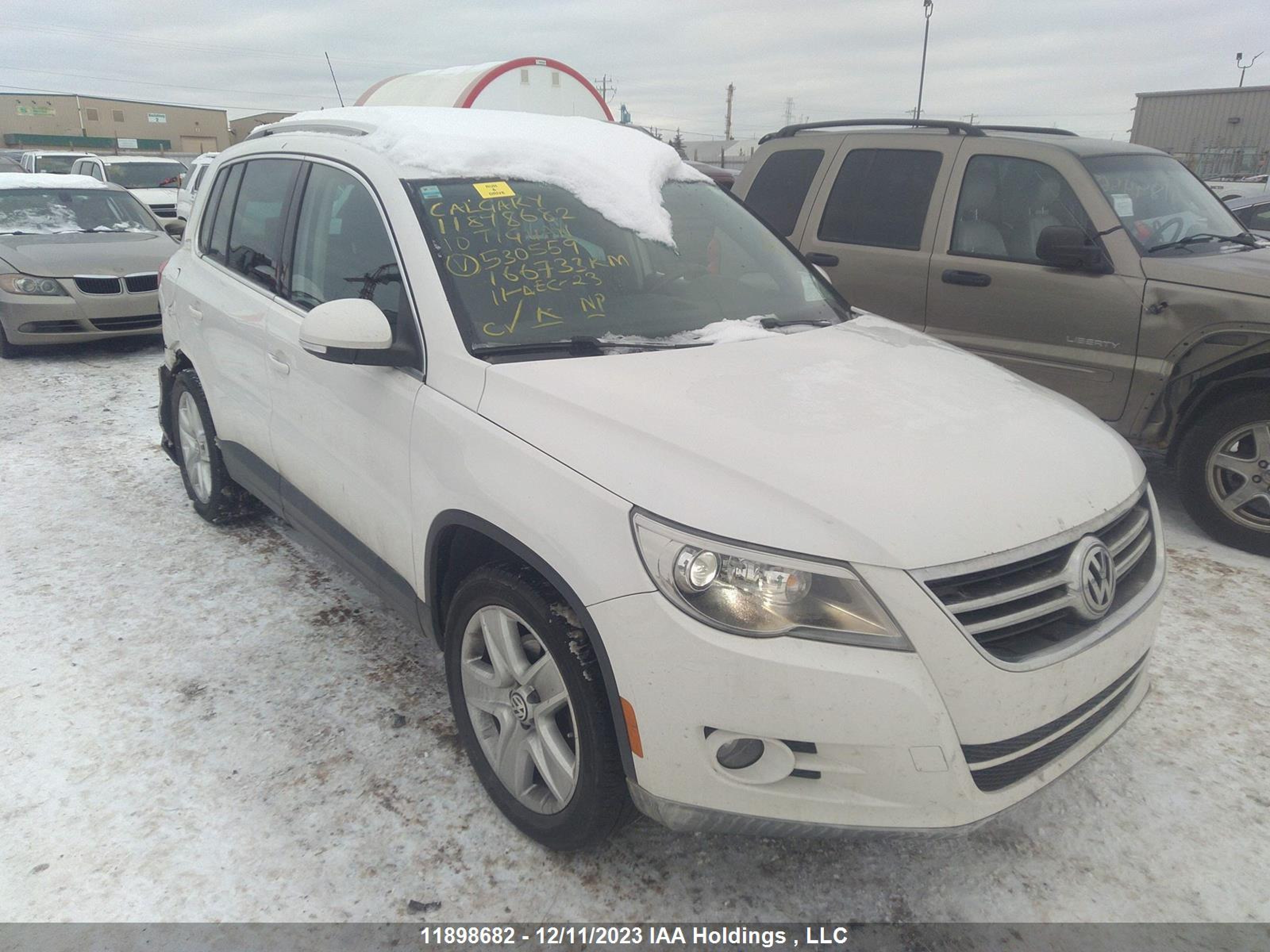 VOLKSWAGEN TIGUAN 2010 wvgbv7ax4aw530559