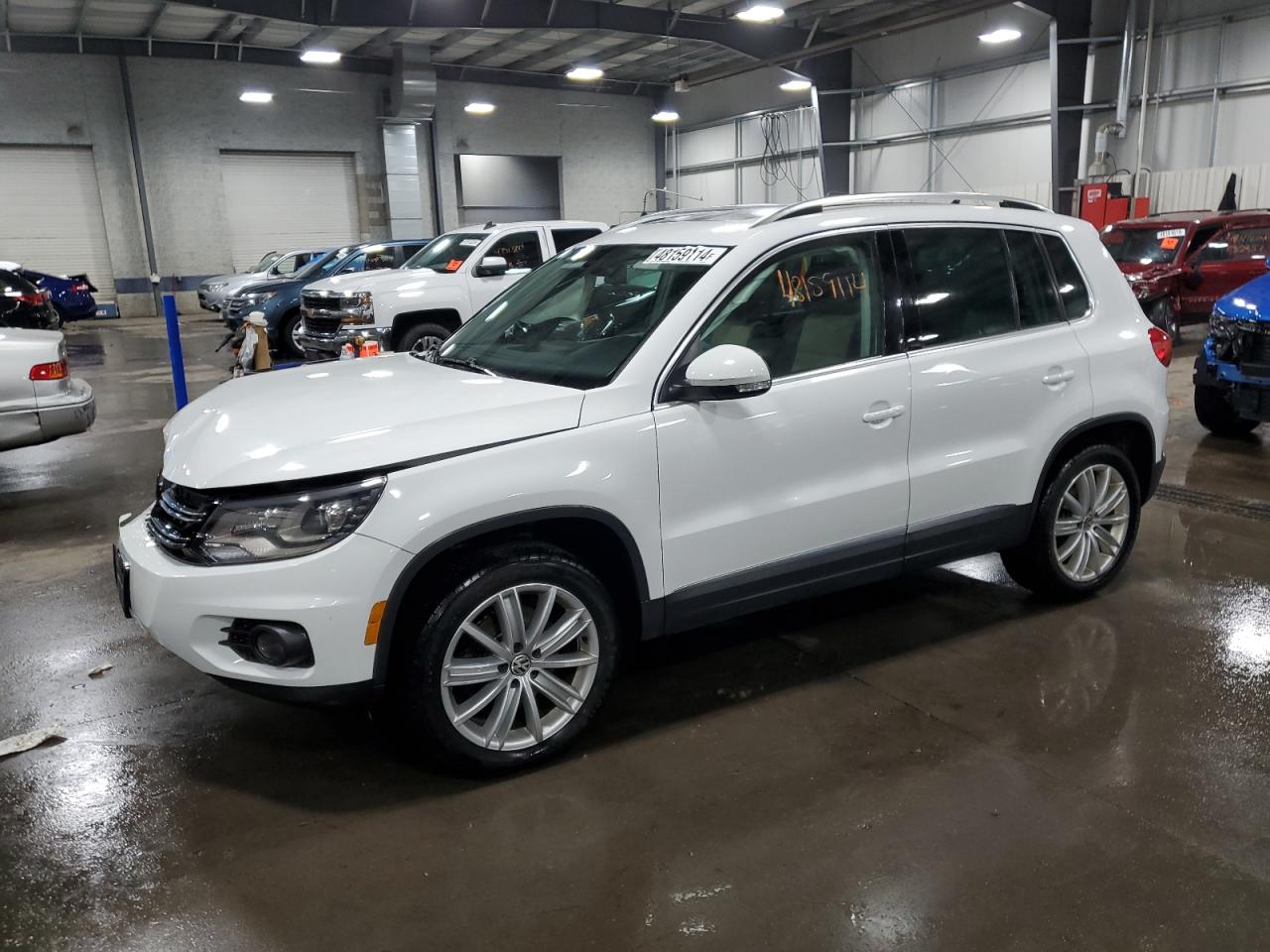 VOLKSWAGEN TIGUAN 2016 wvgbv7ax4gw527136