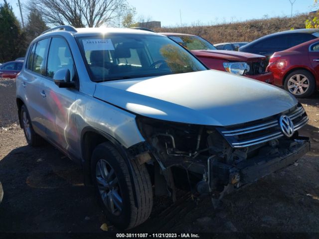 VOLKSWAGEN TIGUAN 2016 wvgbv7ax5gw004899