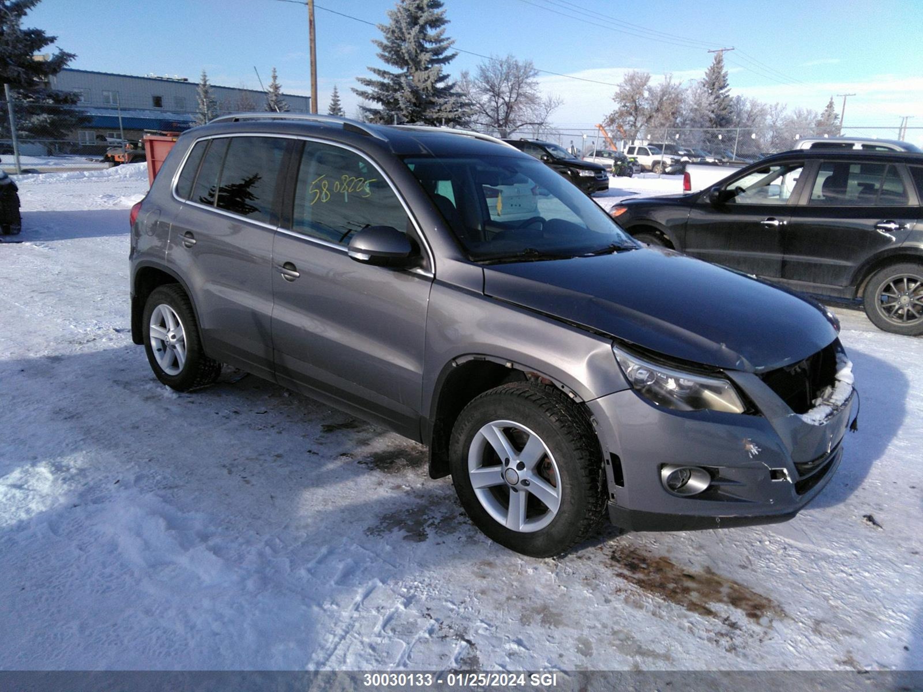 VOLKSWAGEN TIGUAN 2011 wvgbv7ax6bw510685