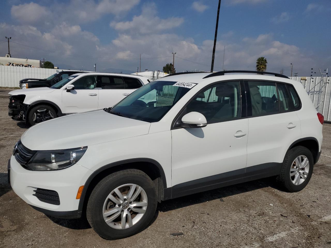 VOLKSWAGEN TIGUAN 2015 wvgbv7ax6fw502978