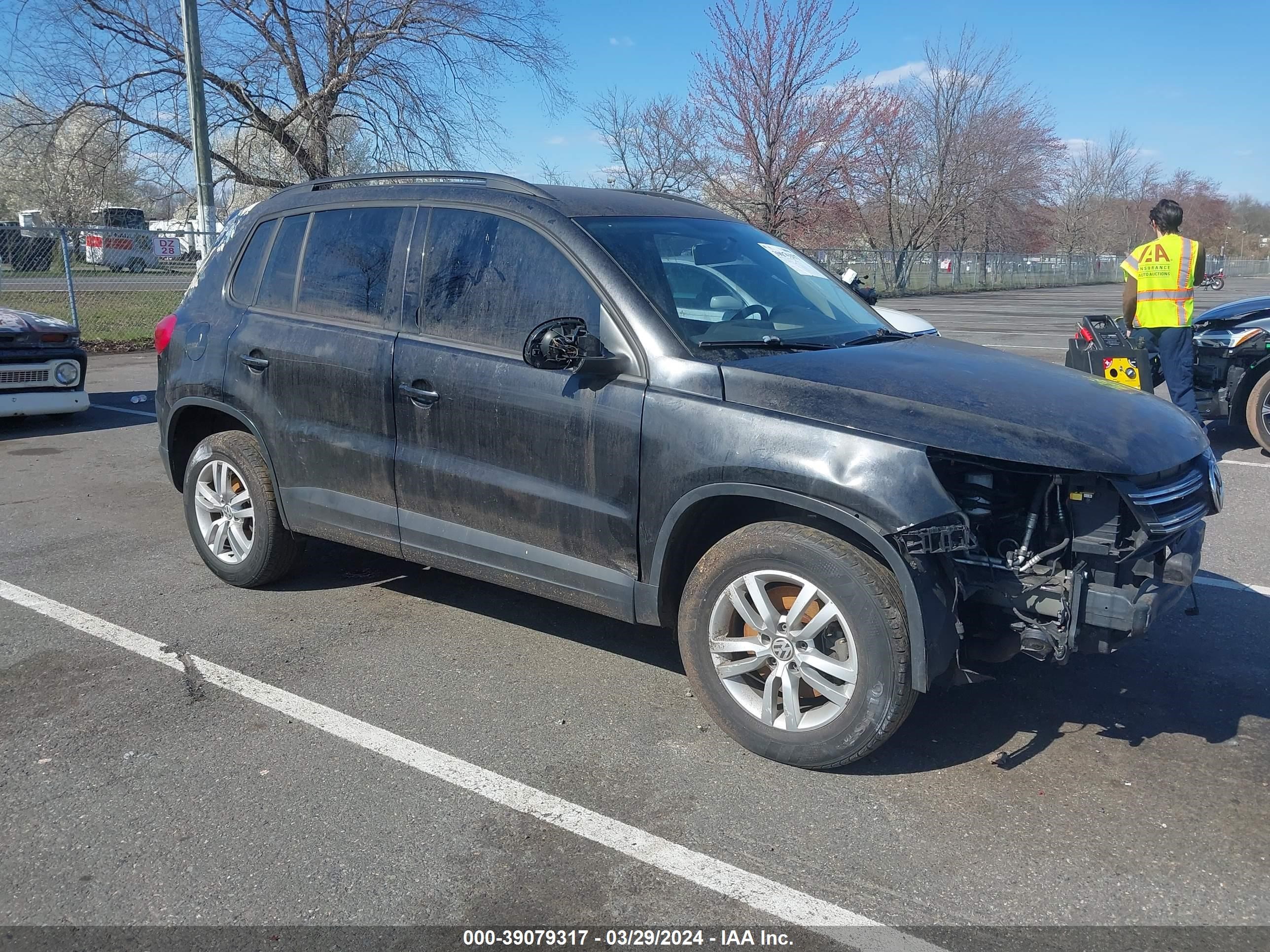 VOLKSWAGEN TIGUAN 2015 wvgbv7ax6fw520784