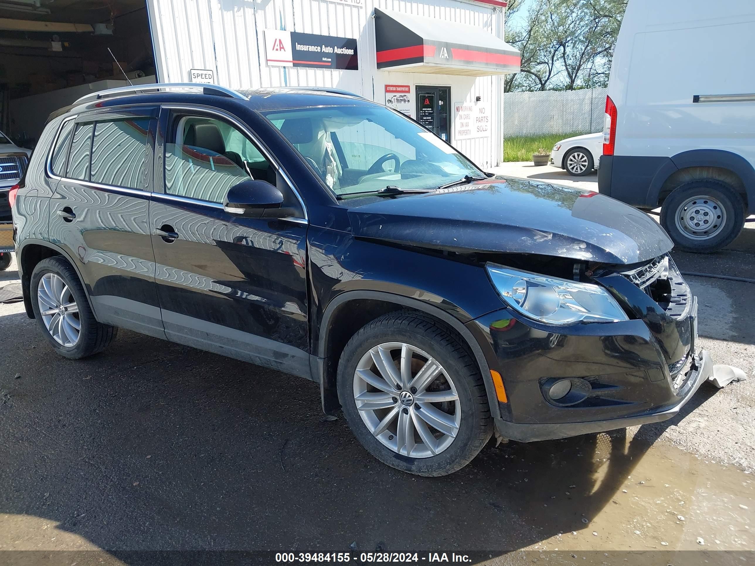 VOLKSWAGEN TIGUAN 2011 wvgbv7ax7bw532470