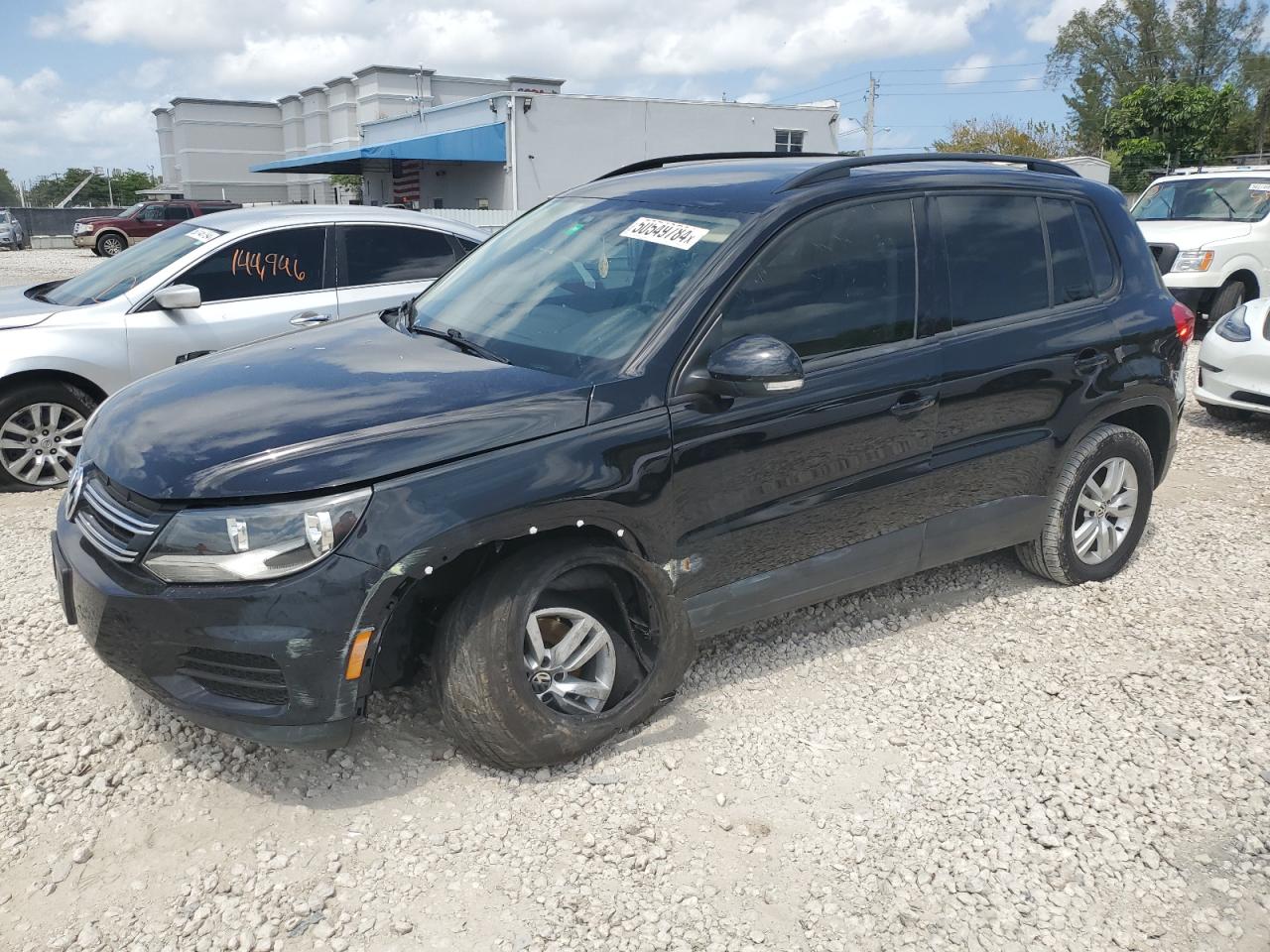 VOLKSWAGEN TIGUAN 2017 wvgbv7ax7hk024502