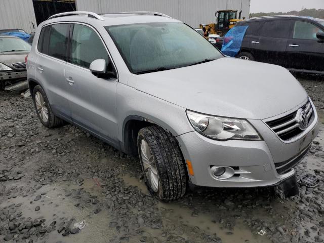 VOLKSWAGEN TIGUAN S 2011 wvgbv7ax8bw524412