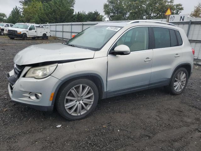 VOLKSWAGEN TIGUAN S 2011 wvgbv7ax9bw559184