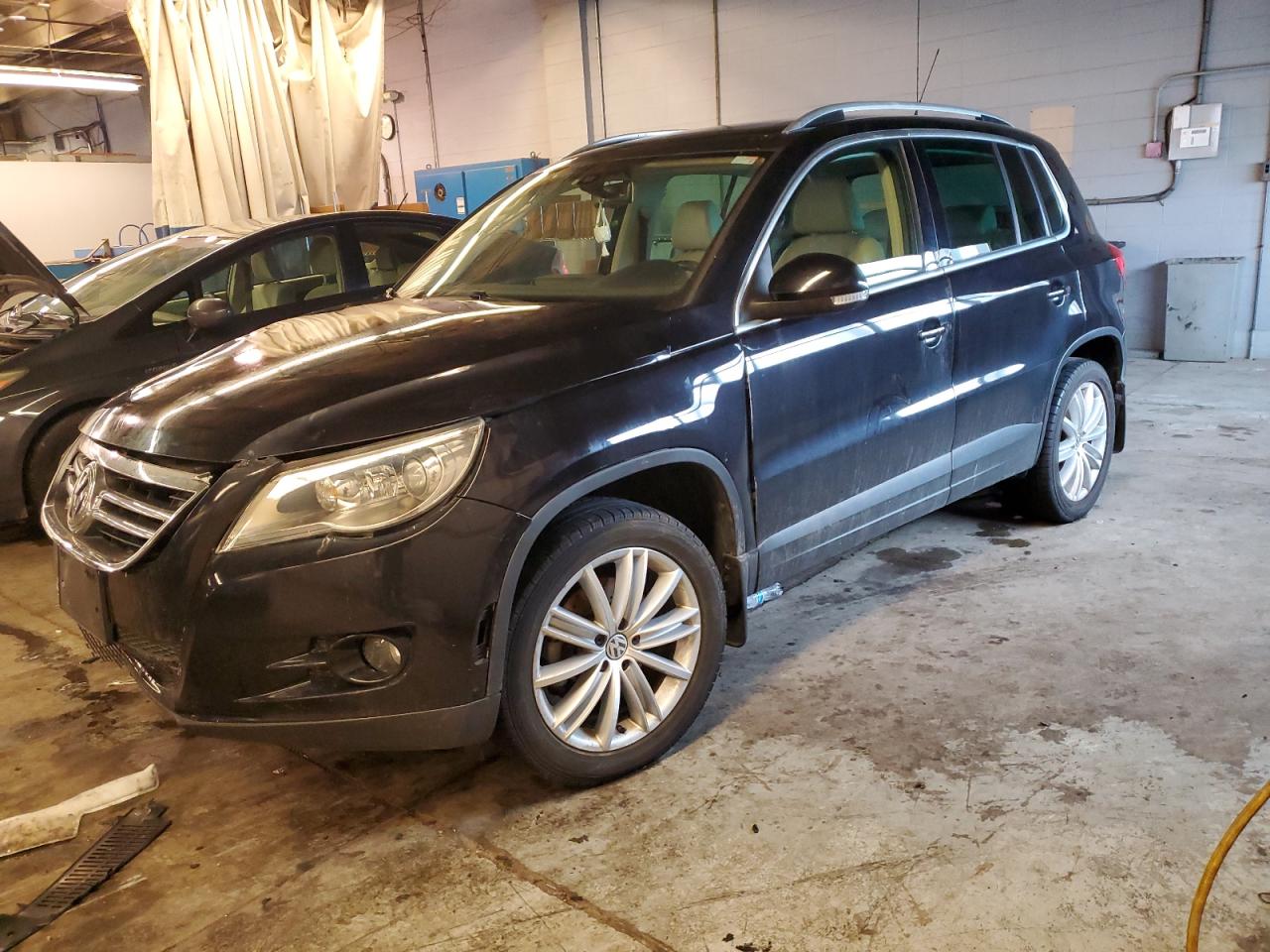 VOLKSWAGEN TIGUAN 2011 wvgbv7axxbw533550