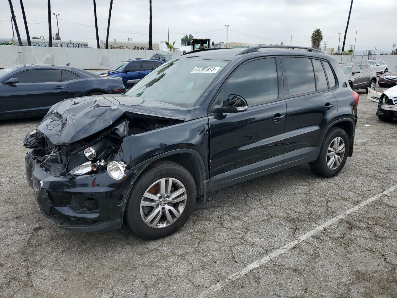 VOLKSWAGEN TIGUAN 2017 wvgbv7axxhk037308