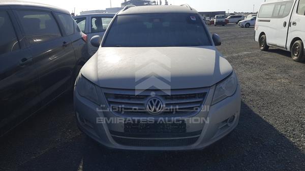 VOLKSWAGEN TIGUAN 2011 wvgce15n8bw065442