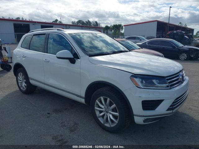 VOLKSWAGEN TOUAREG 2017 wvgef7bp4hd002275