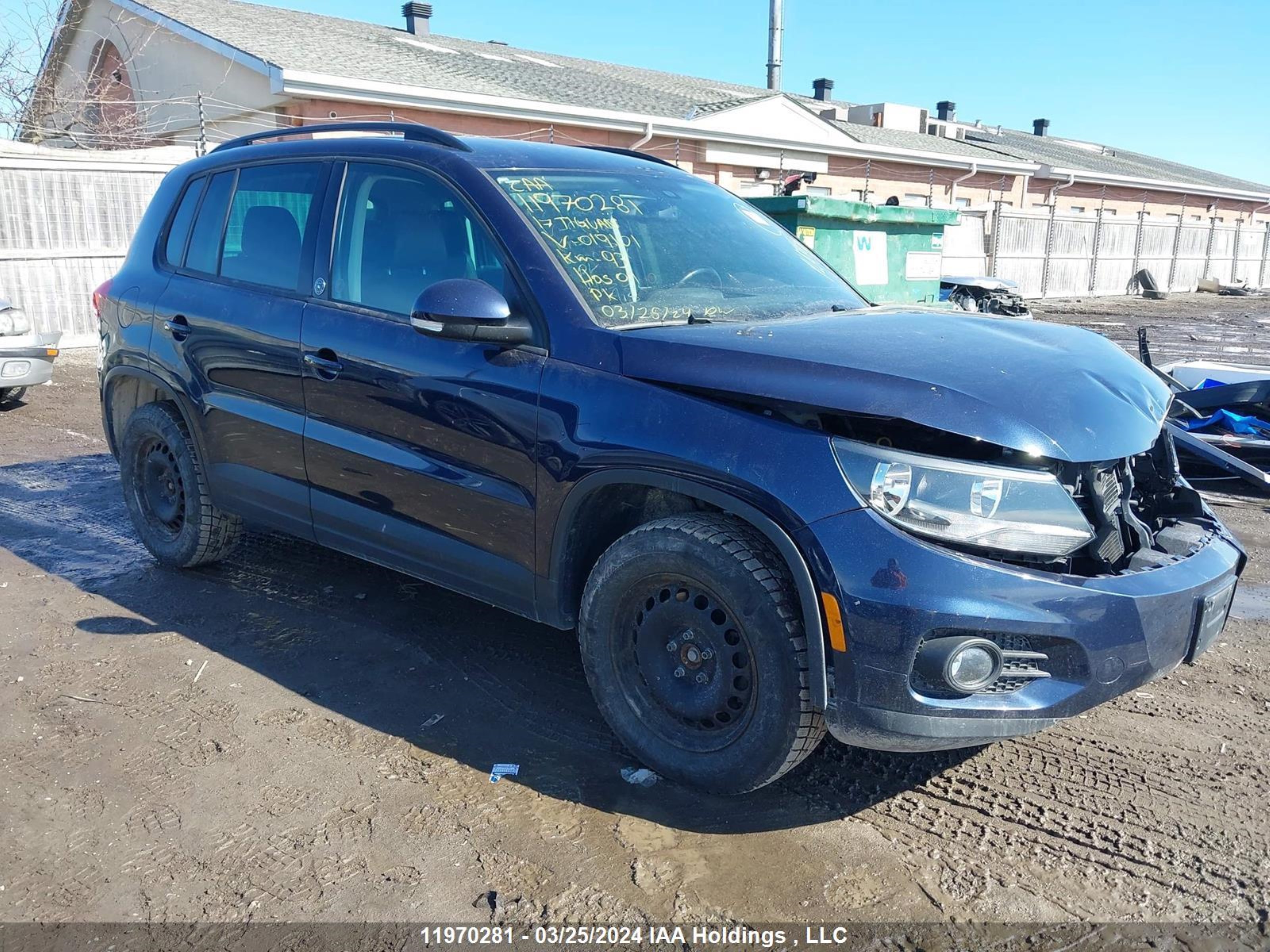 VOLKSWAGEN TIGUAN 2017 wvgnv7ax1hk019101