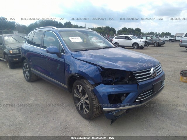 VOLKSWAGEN TOUAREG 2017 wvgrf7bp0hd004316