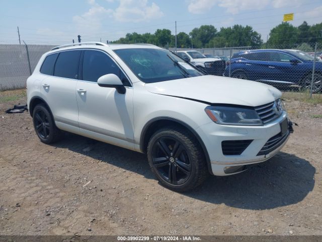 VOLKSWAGEN TOUAREG 2017 wvgrf7bp3hd001250