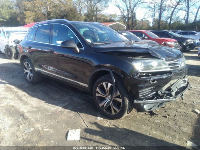 VOLKSWAGEN TOUAREG 2017 wvgrf7bp5hd001895