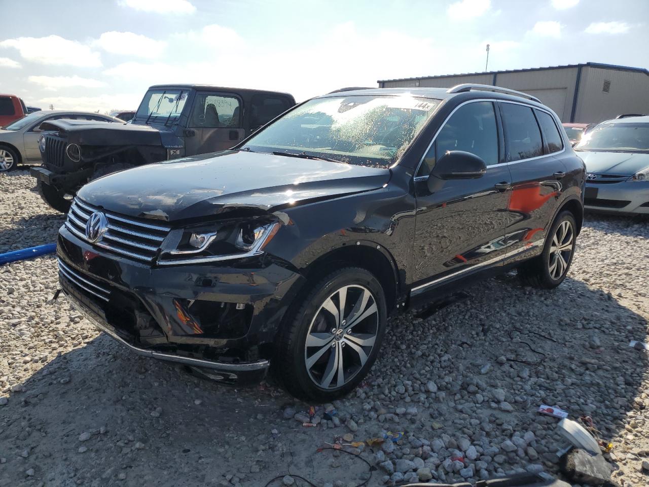 VOLKSWAGEN TOUAREG 2017 wvgrf7bp6hd000299