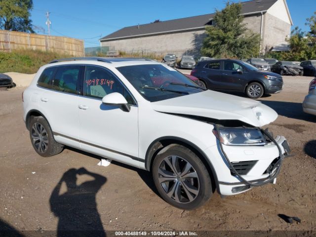 VOLKSWAGEN TOUAREG 2017 wvgrf7bp7hd004717