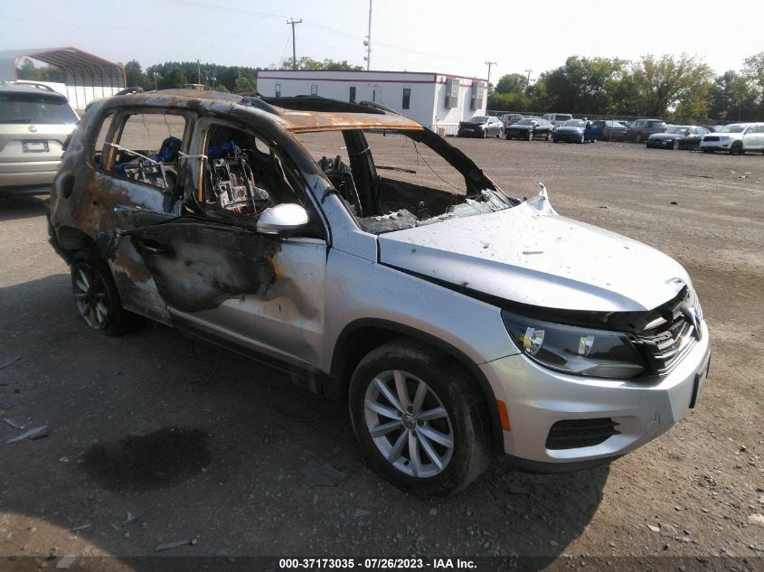 VOLKSWAGEN TIGUAN 2017 wvgrv7ax2hk005886