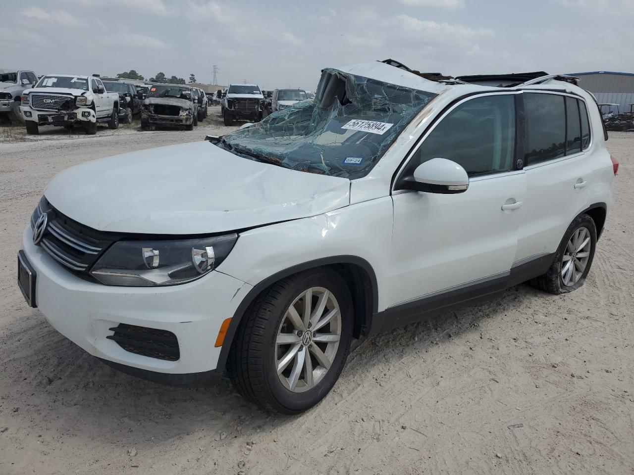 VOLKSWAGEN TIGUAN 2017 wvgrv7ax2hw507600